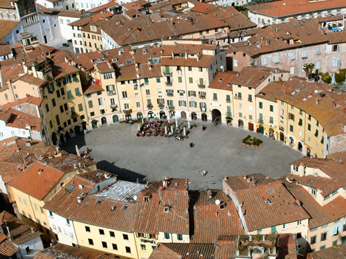 capodanno lucca in piazza in centro storico foto